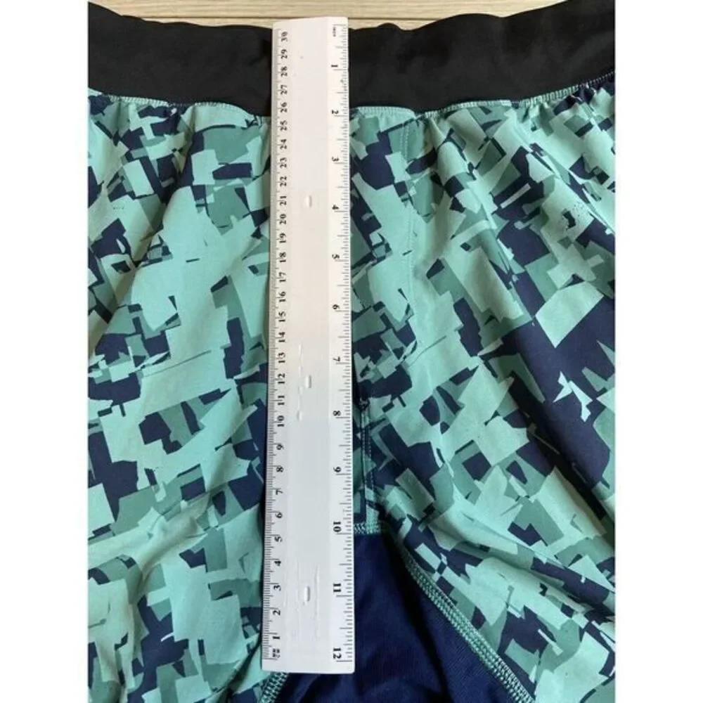 Lululemon THE Short Mens Large‎ Blue Digital Camo Active Workout Athleisure Gym
